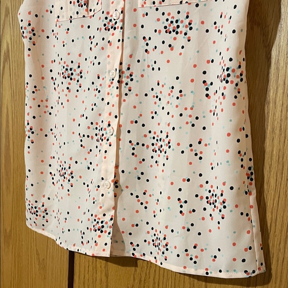 Ann Taylor Sleeveless Button-Down - Picture 3 of 6
